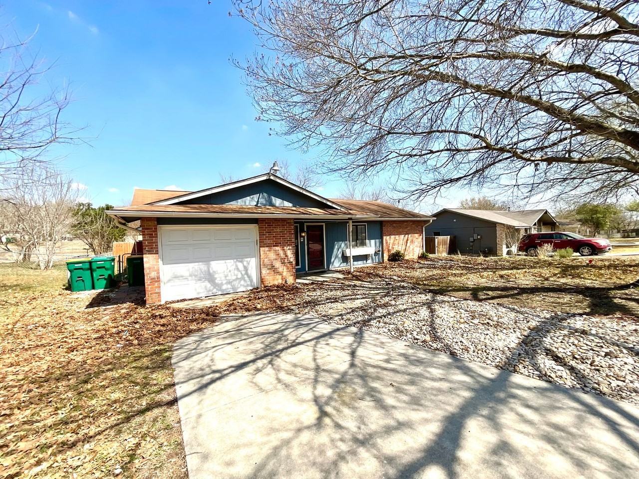 7805 Marigold Trace St - Photo 2 of 33