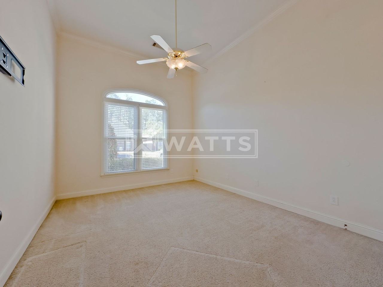 1015 Riverchase Cv - Photo 5 of 33