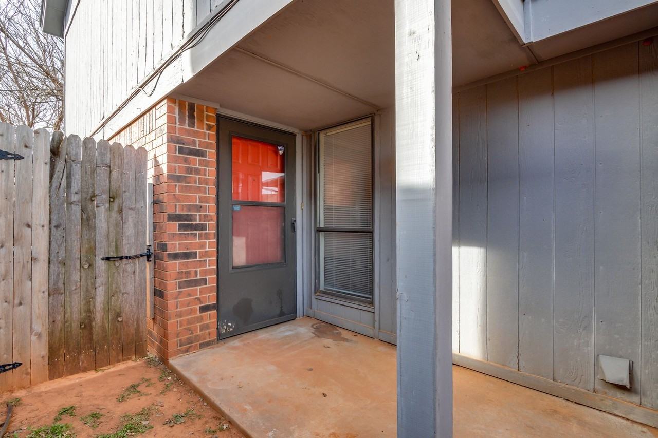 6004 Paramount Dr - Photo 5 of 50