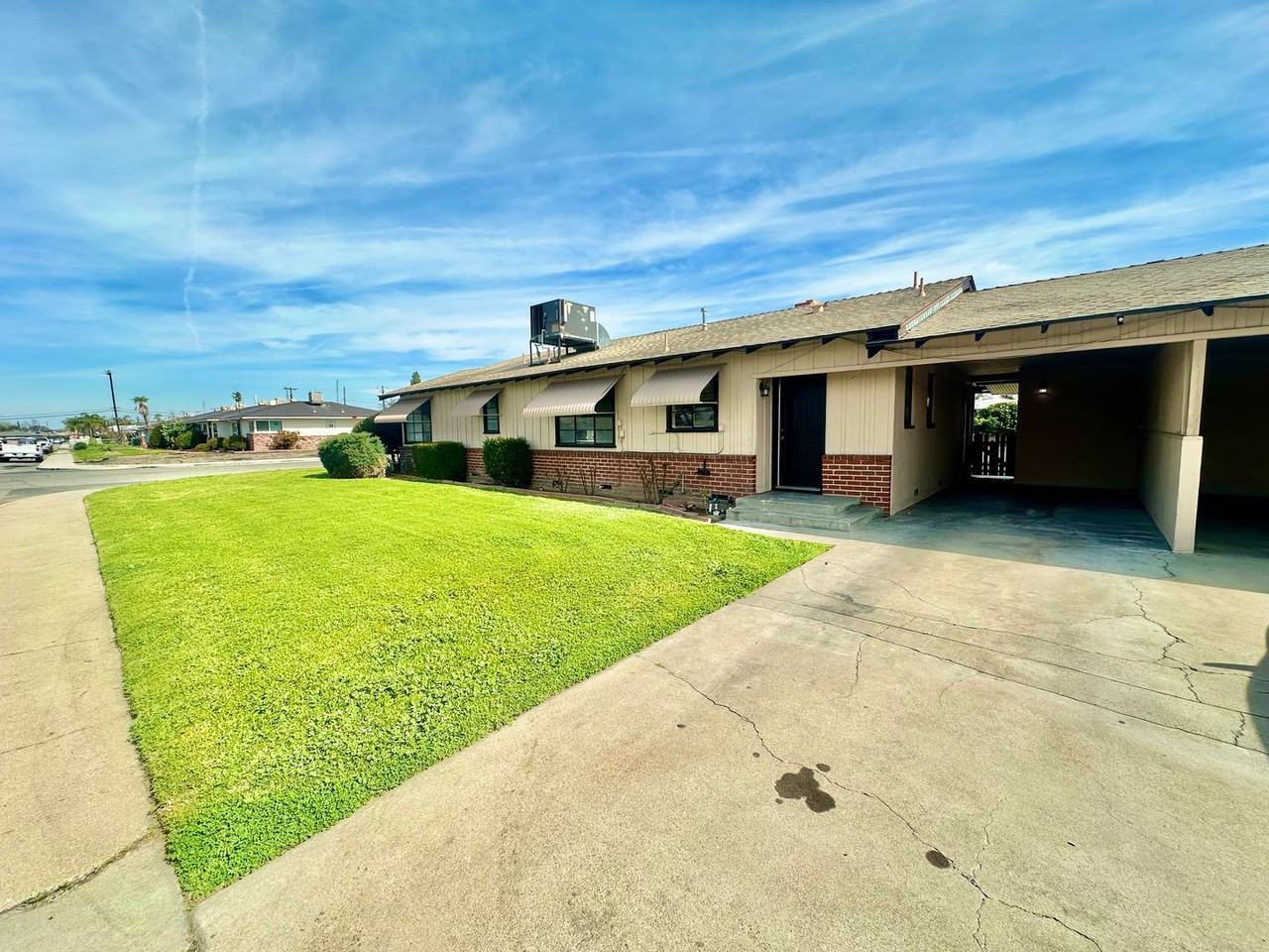 3204-3208 E Normal Ave - Photo 2 of 32