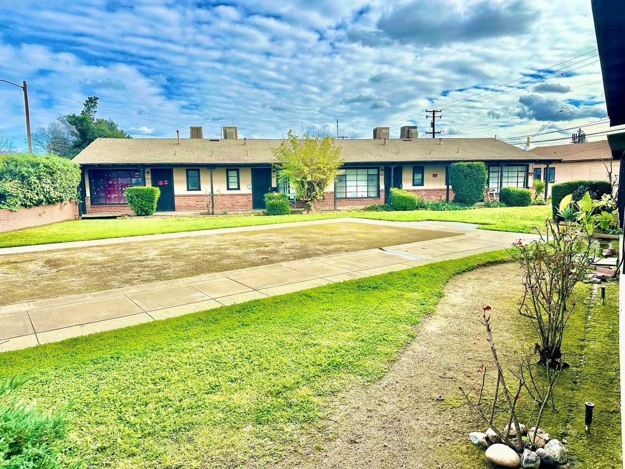 3204-3208 E Normal Ave - Photo 3 of 32