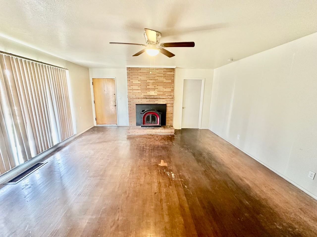 3204-3208 E Normal Ave - Photo 7 of 32