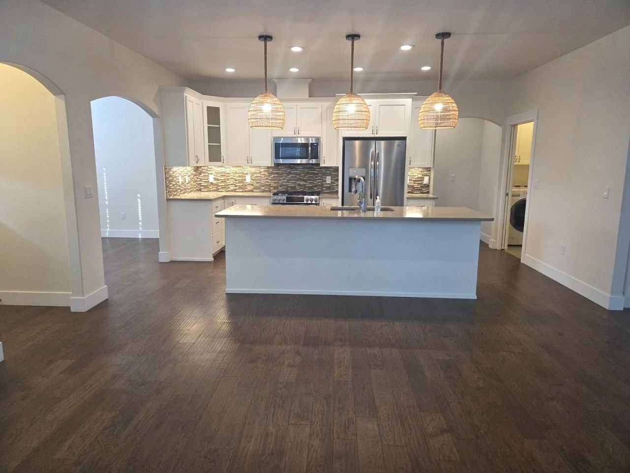479 E Hersey St - Photo 6 of 30
