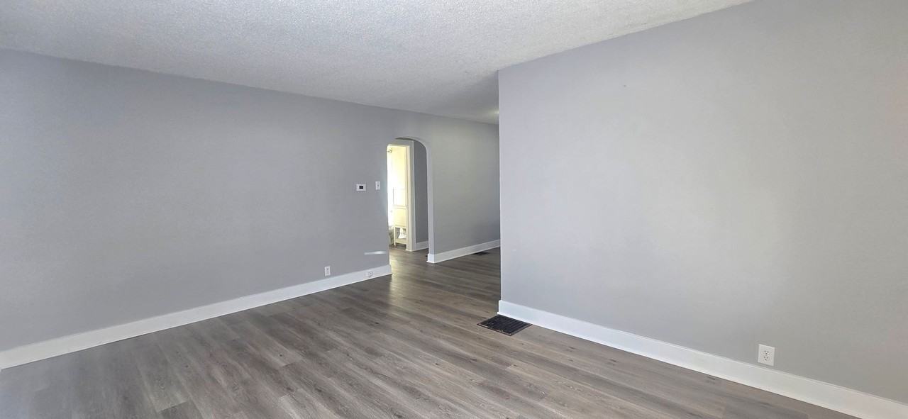 1636 E Moore St - Photo 3 of 8
