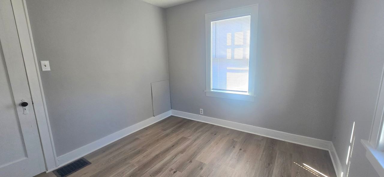 1636 E Moore St - Photo 5 of 8
