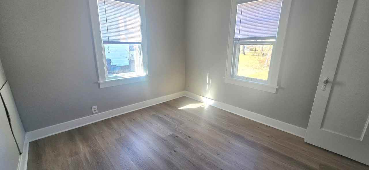 1636 E Moore St - Photo 6 of 8