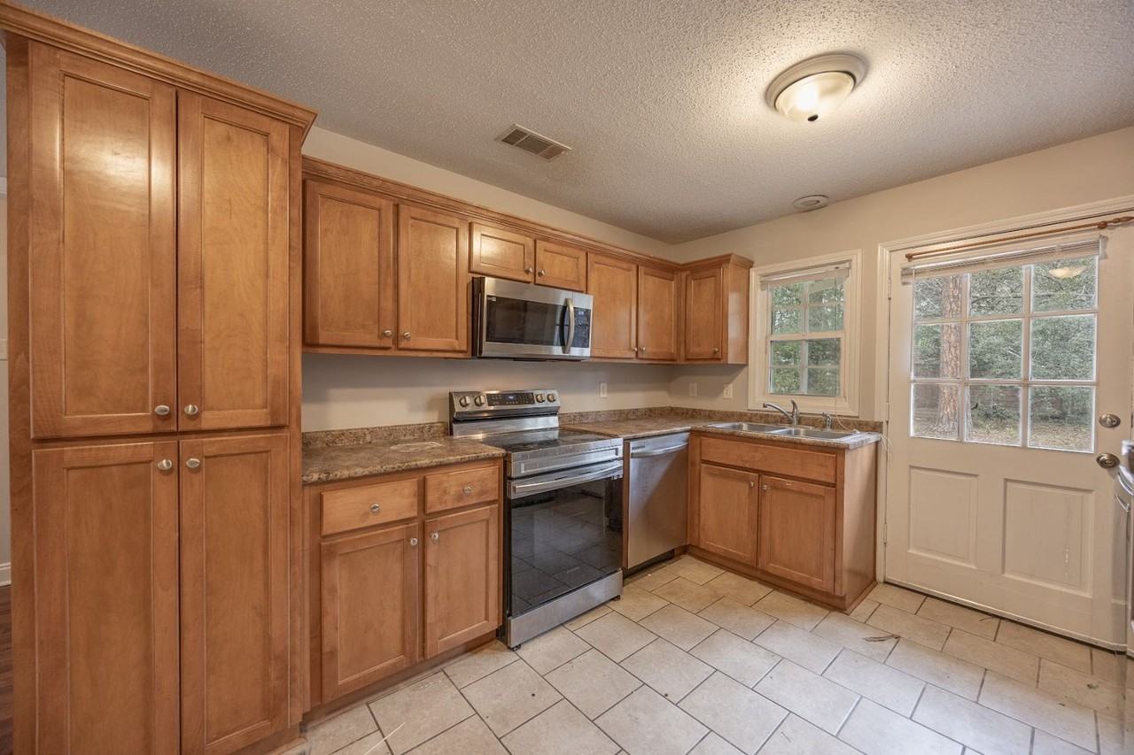 315 Brannen St #A - Photo 3 of 11