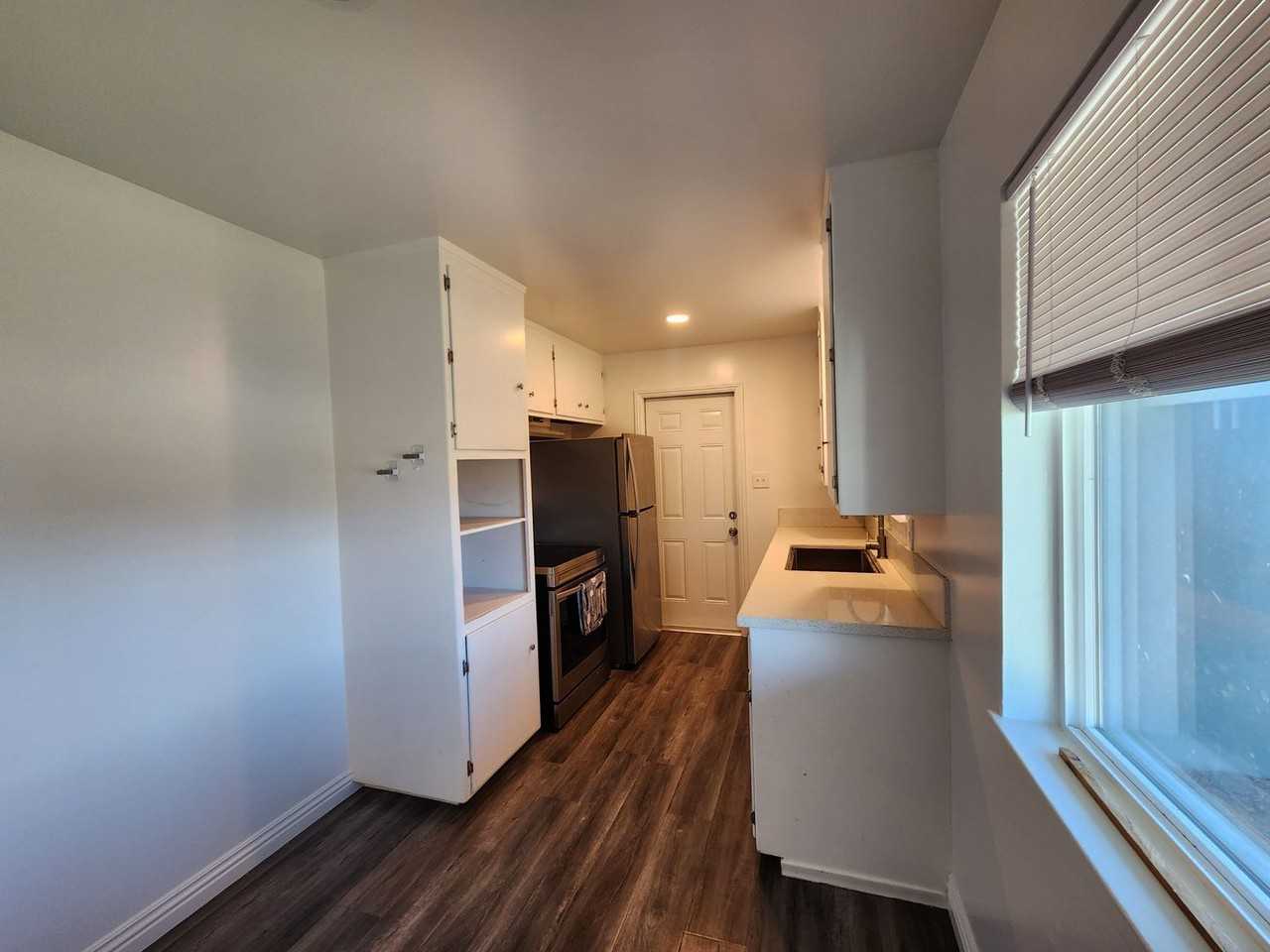 6431 Wire Dr - Photo 4 of 11