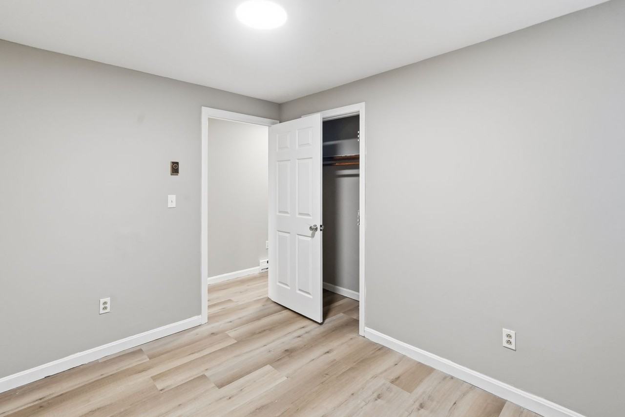 26 Old West Brookfield Rd - Photo 4 of 20