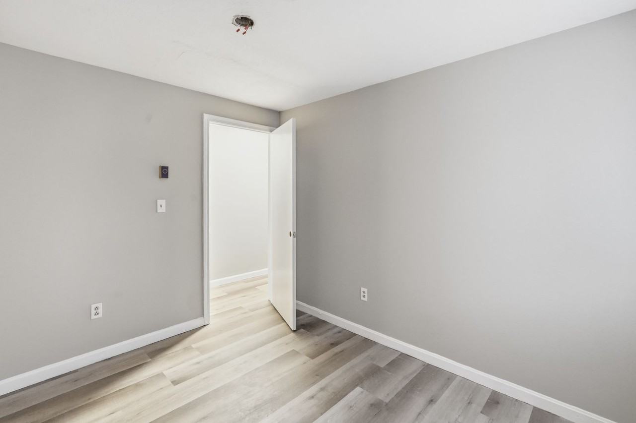 26 Old West Brookfield Rd - Photo 7 of 20