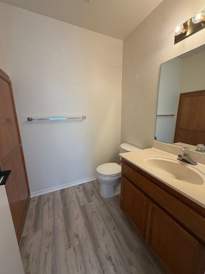 3827 Cambridge Rd - Photo 6 of 10