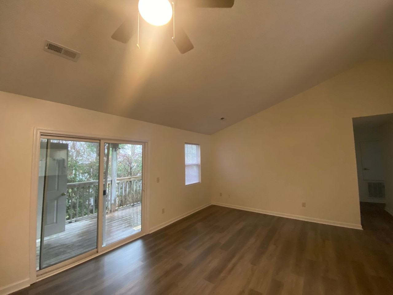 5140 Greenville Loop Rd - Photo 5 of 30