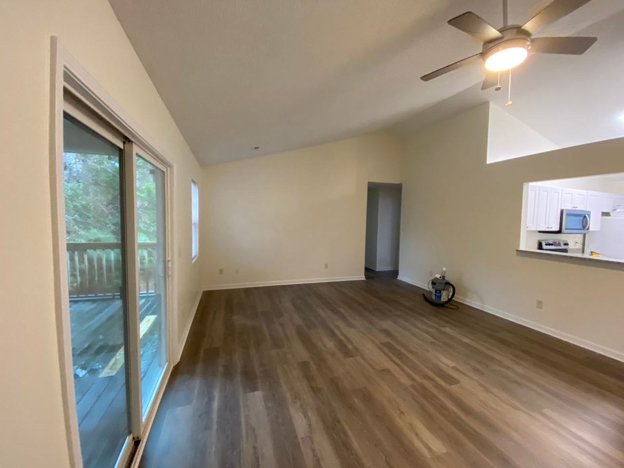 5140 Greenville Loop Rd - Photo 6 of 30