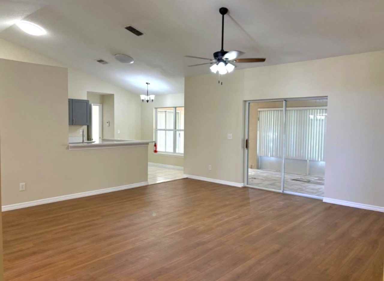 14720 Green Valley Blvd - Photo 7 of 20