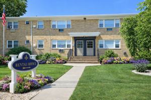 featured image of 451 Heckman St