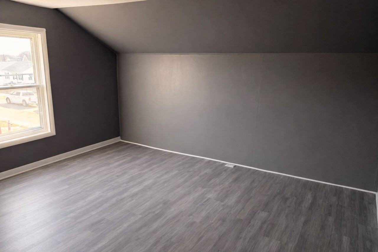 517 12th Ave - Photo 5 of 8