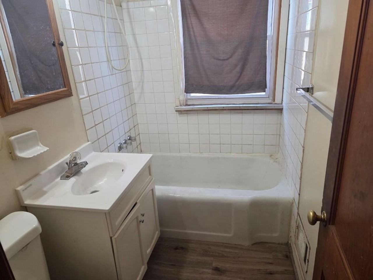 5244 N 45th St - Photo 3 of 12