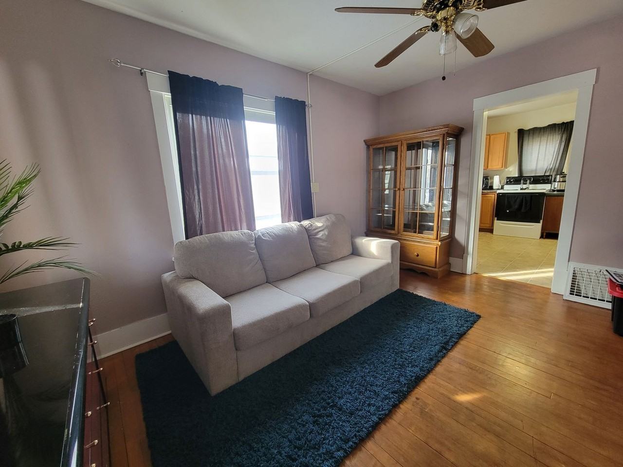 2130 12th St - Photo 4 of 25