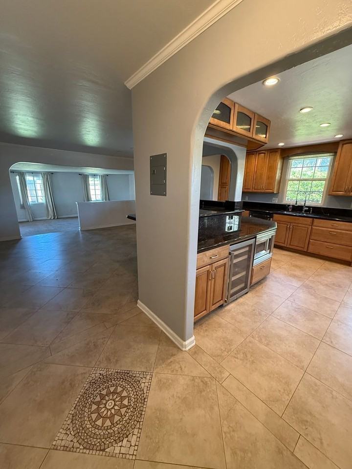 4010 Mount Everest Blvd - Photo 6 of 34