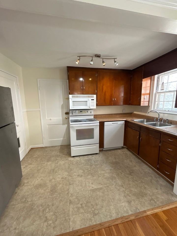 2425 Longview Ave Sw #22 - Photo 5 of 15