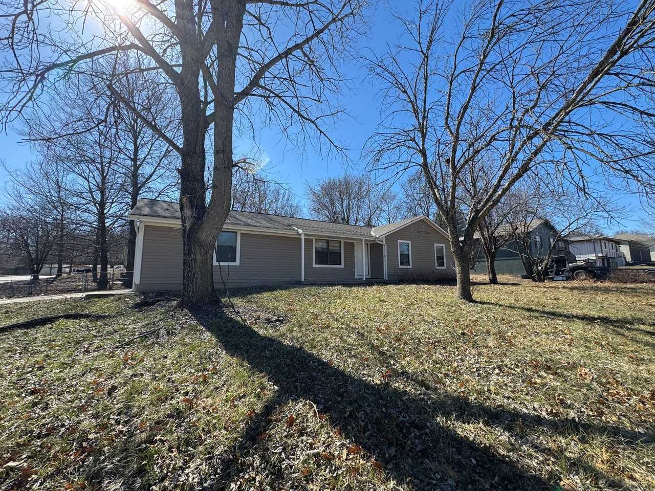 12 Se 190th Rd - Photo 2 of 29