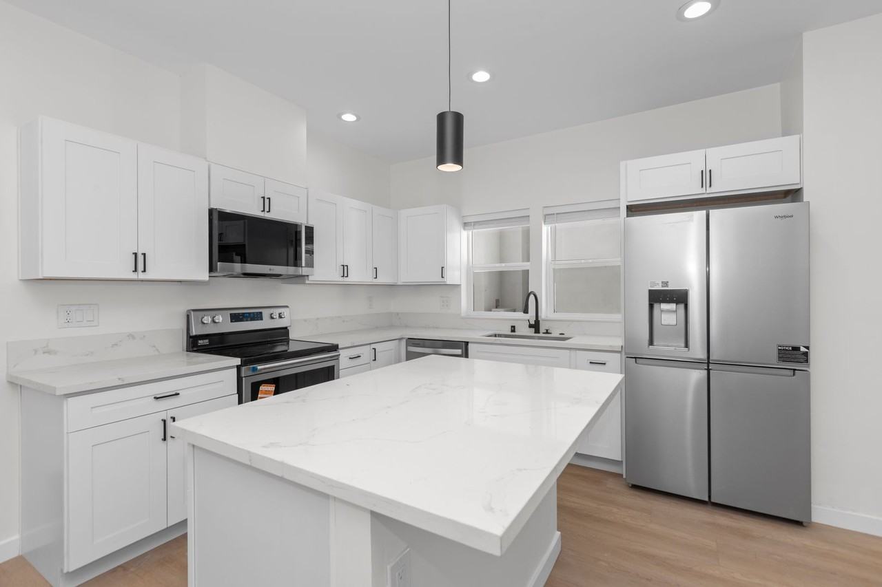 6413 Richard St - Photo 2 of 28