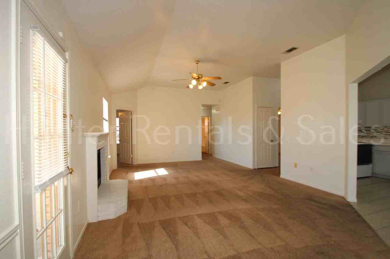 4408 Mallard Ln - Photo 6 of 24