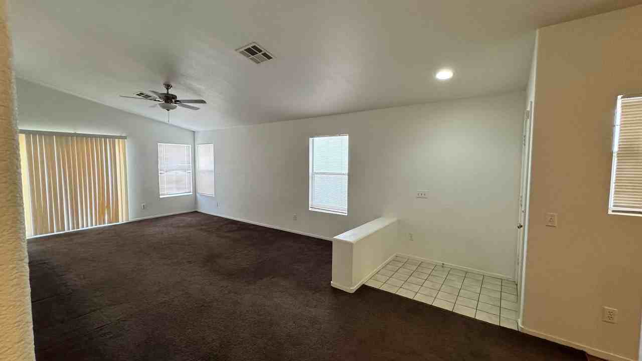 9512 Chanticleer Ct - Photo 3 of 21