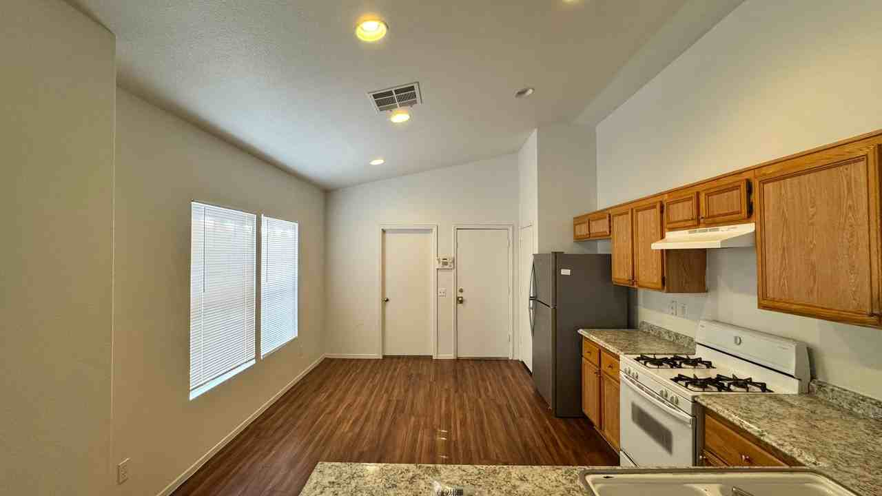 9512 Chanticleer Ct - Photo 4 of 21