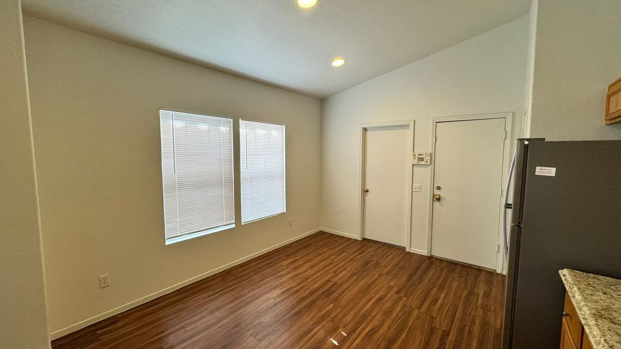 9512 Chanticleer Ct - Photo 6 of 21