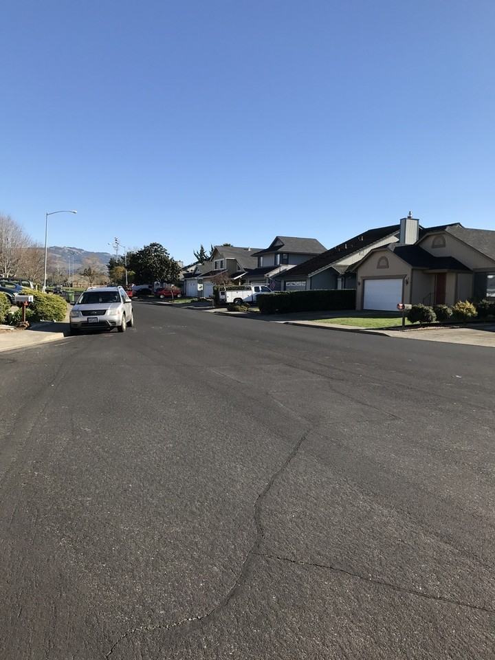 1356 Miramonte Pl - Photo 2 of 11