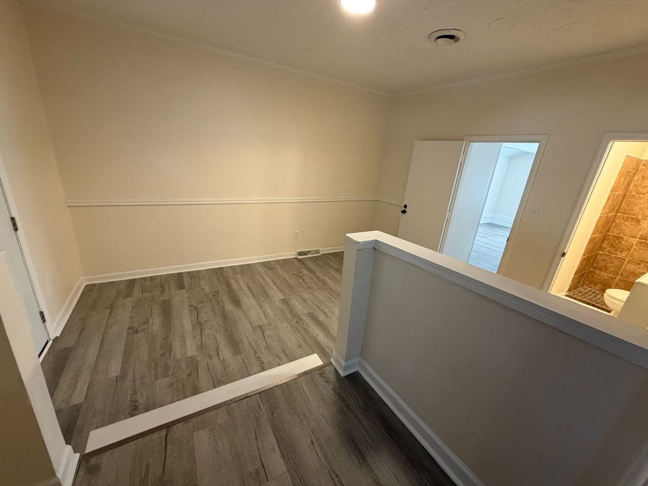 4015 Woodleaf Rd - Photo 3 of 19