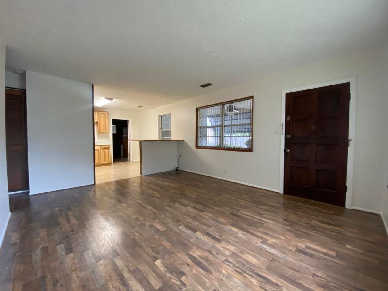 1584 Valencia Ave - Photo 6 of 24