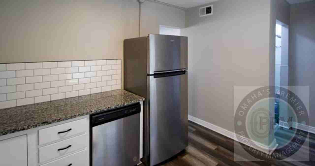 3311 S 32nd Ave - Photo 3 of 26