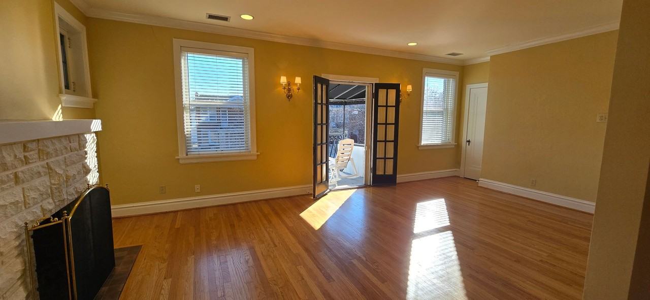 4969 Pernod Ave - Photo 2 of 9