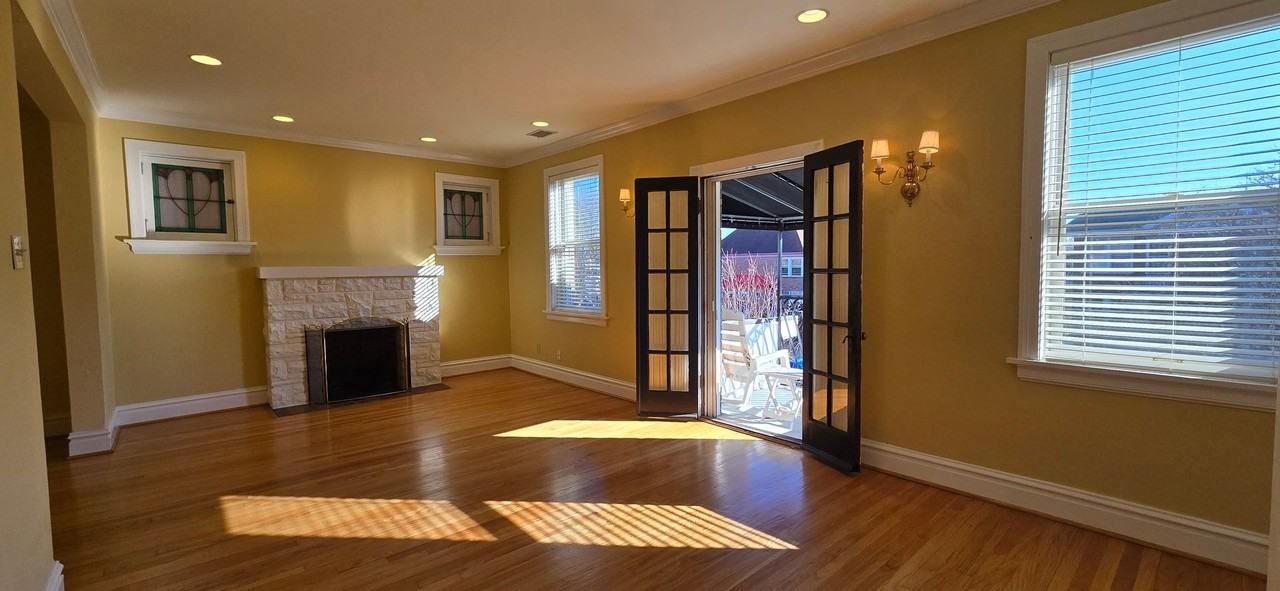 4969 Pernod Ave - Photo 3 of 9