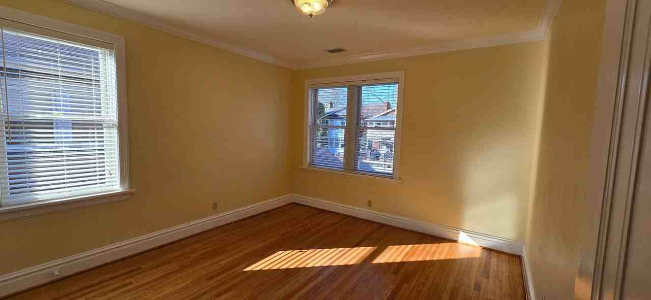 4969 Pernod Ave - Photo 6 of 9