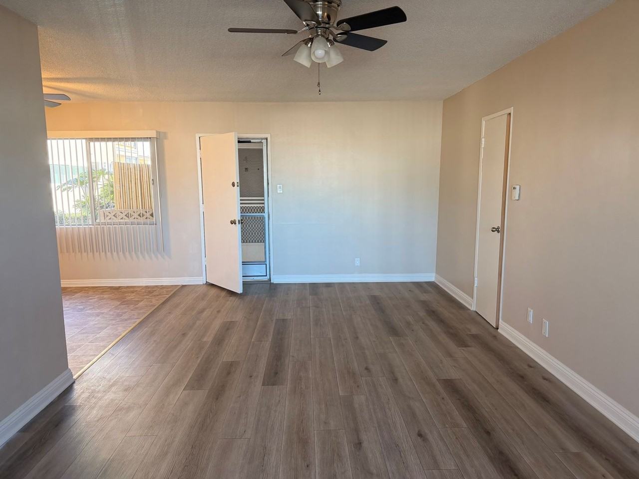 606 SAVOY - Photo 4 of 16