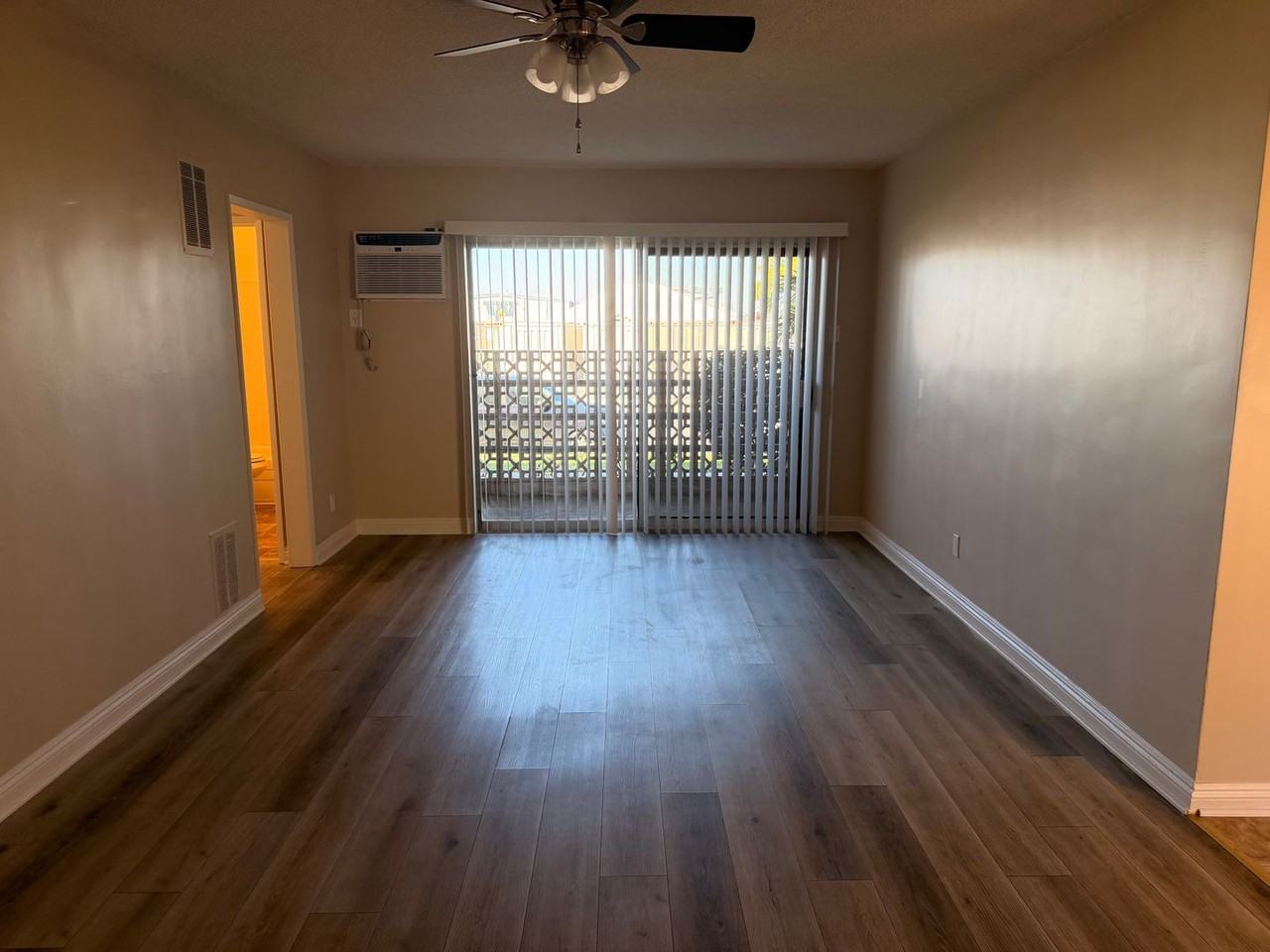 606 SAVOY - Photo 5 of 16