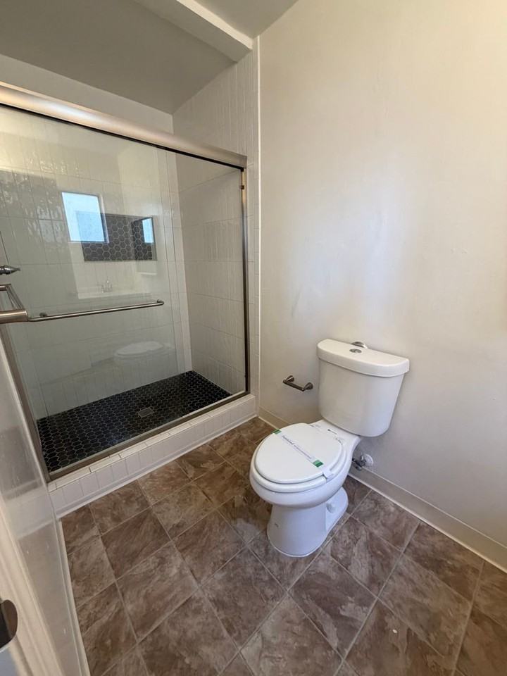 606 SAVOY - Photo 6 of 16