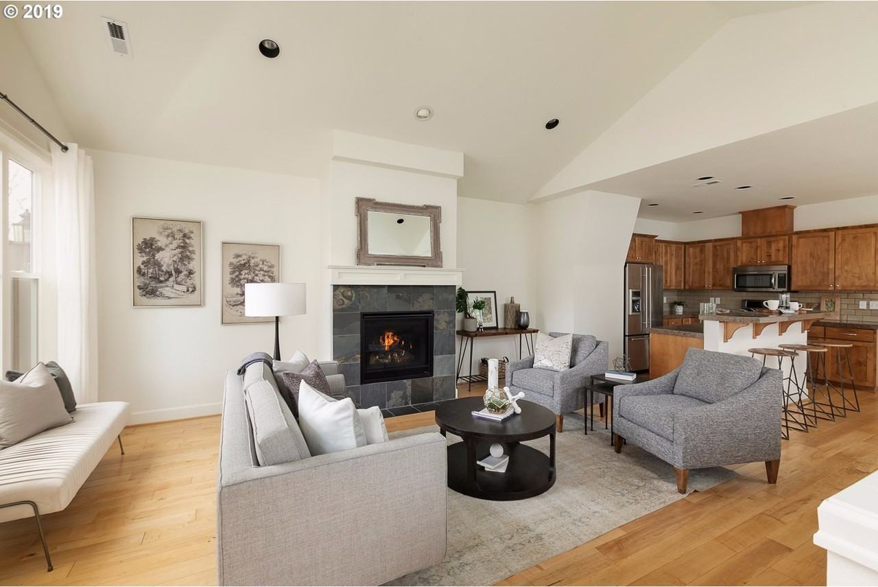 1916 Sw Idaho St - Photo 4 of 28