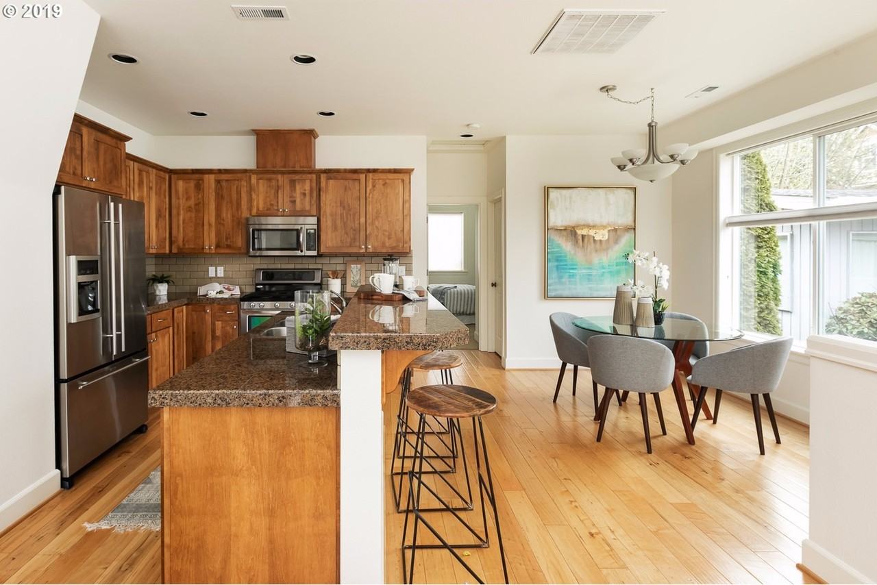 1916 Sw Idaho St - Photo 7 of 28