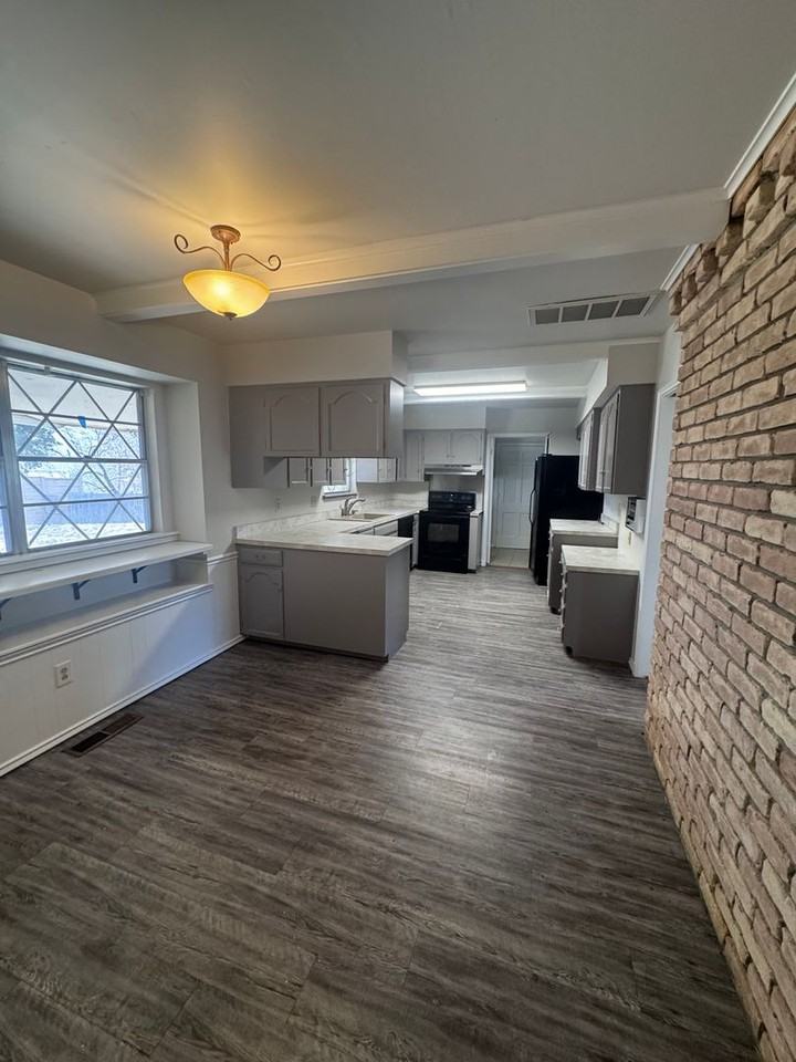 3908 S Darlington Ave - Photo 6 of 22