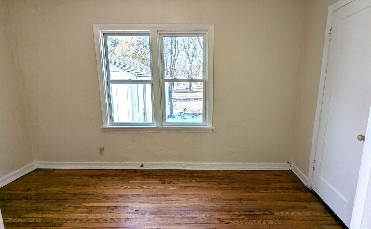 1969 Wood St - Photo 7 of 8