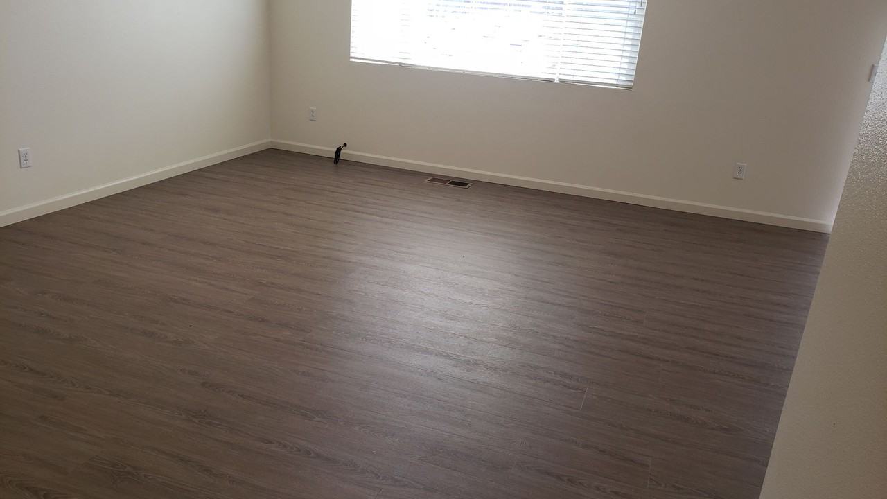 7440 Deveron Dr - Photo 3 of 24