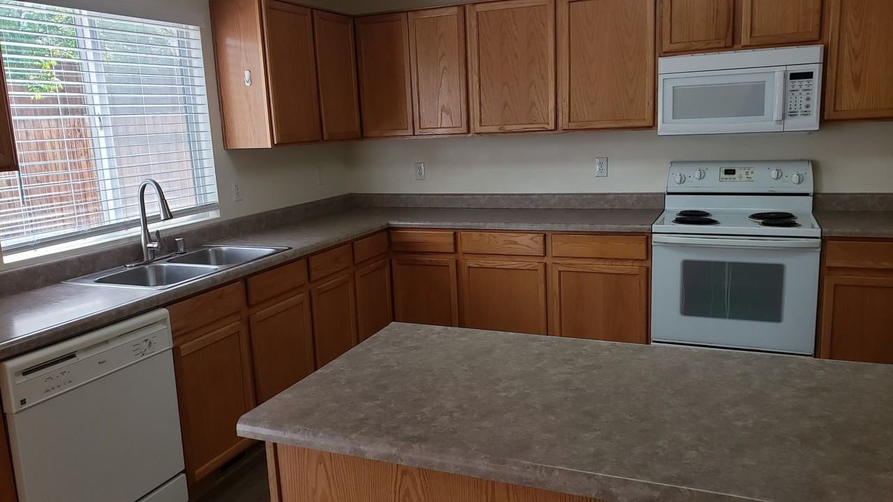 7440 Deveron Dr - Photo 7 of 24