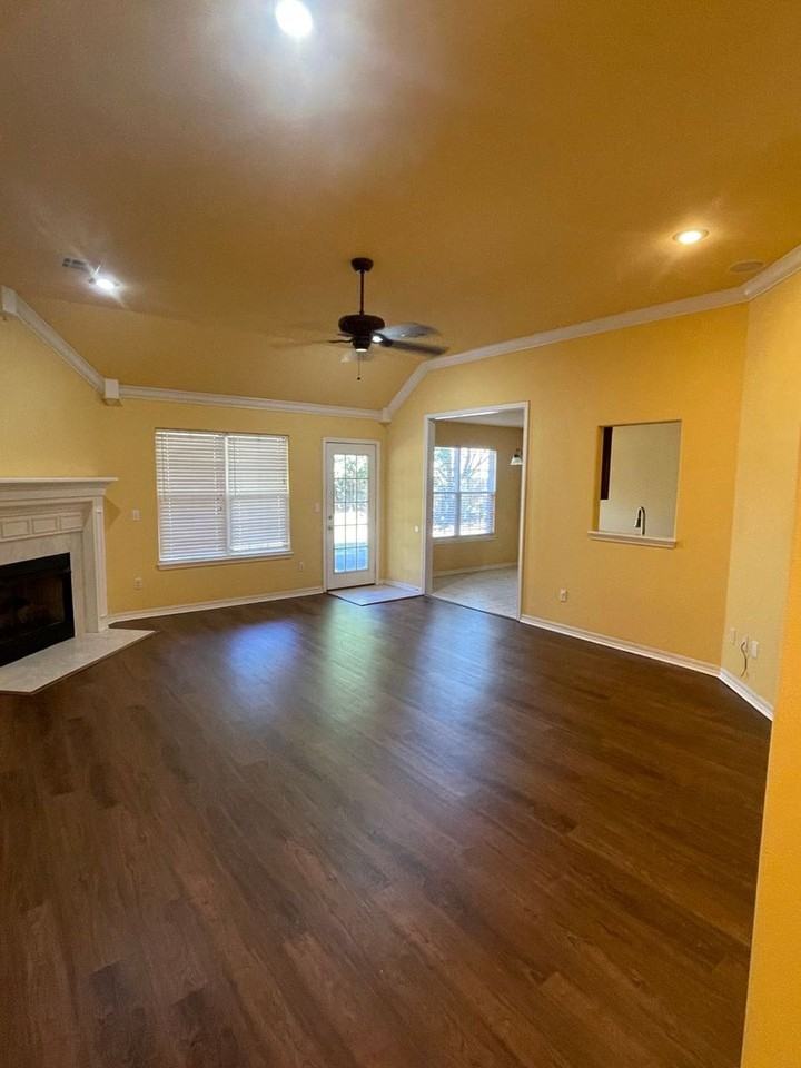 143 Fox Run Cir - Photo 3 of 20