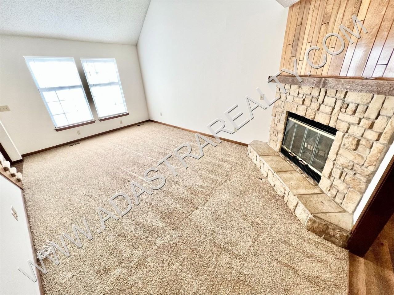 6628 W 149th Ter - Photo 2 of 23