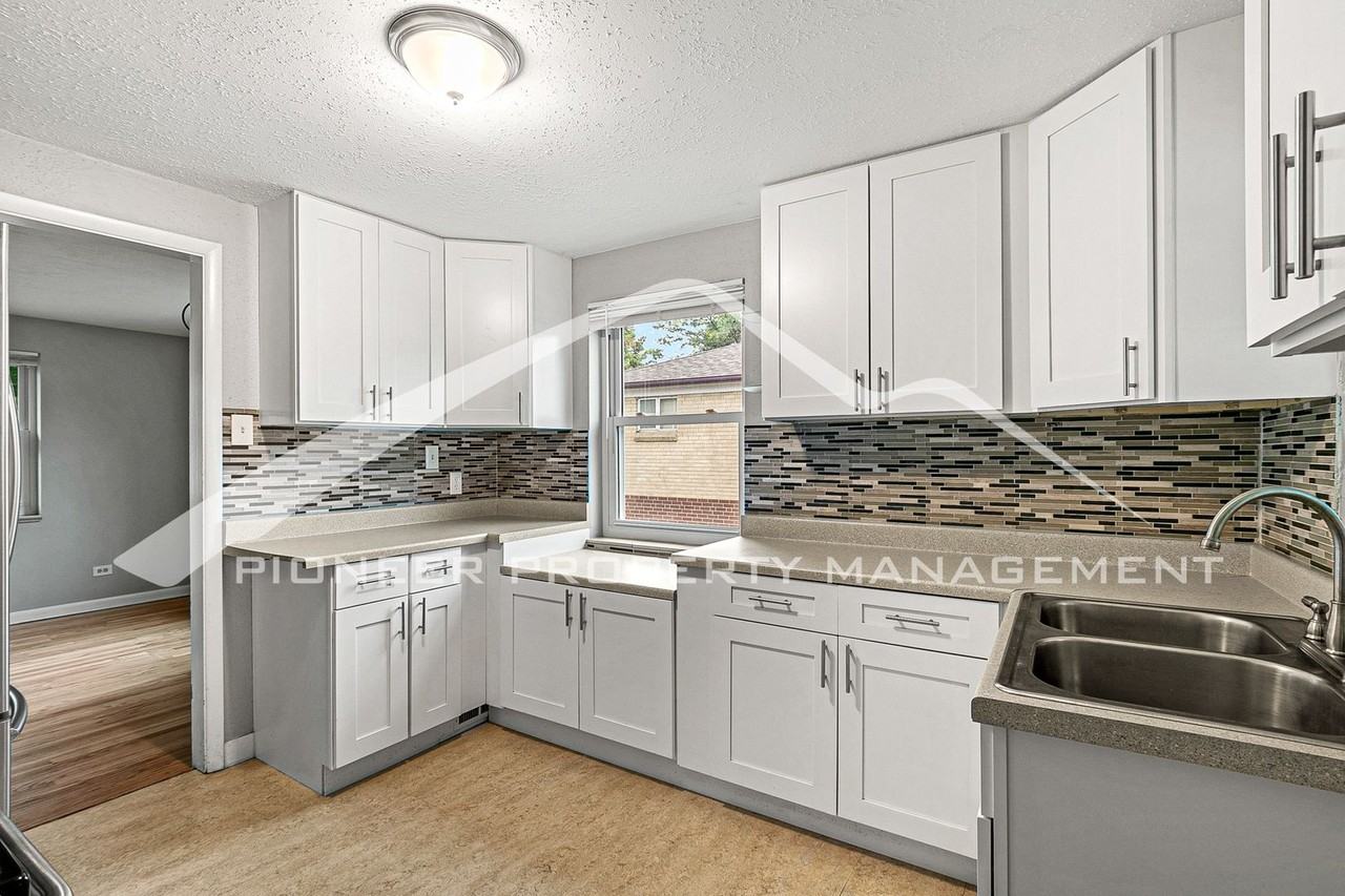 4564 E Mexico Ave - Photo 5 of 15