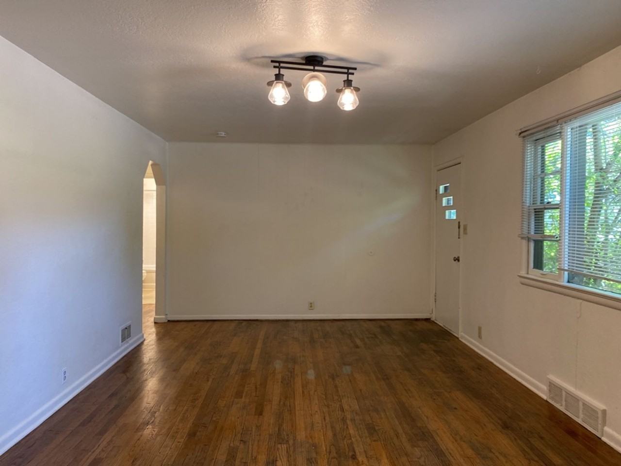 214 E Pitkin St - Photo 7 of 22